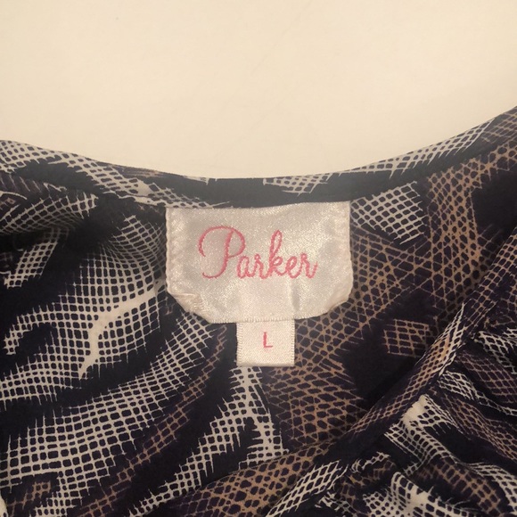 Parker Large cold shoulder flutter sleeve shirt/dress - Picture 3 of 3